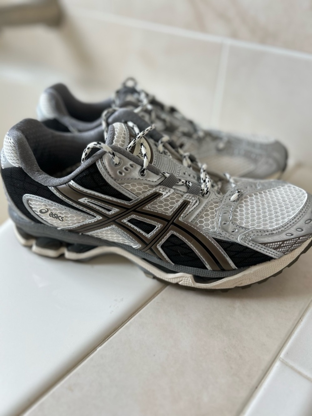 ASICS Gel Nimbus Sneakers 7 or 8.5